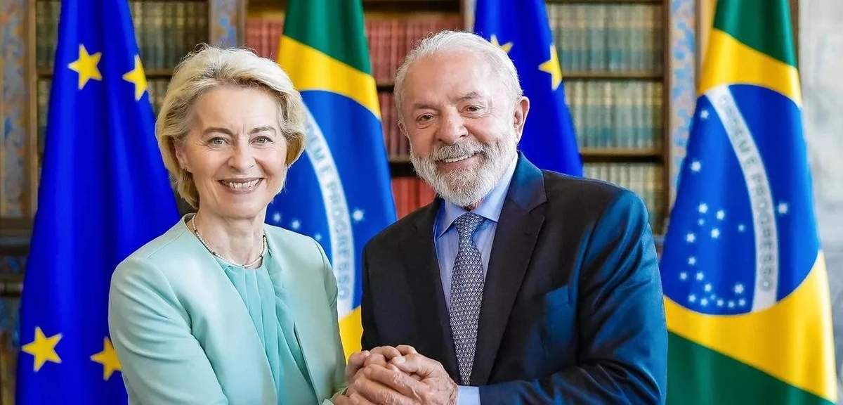 Luiz Inácio Lula da Silva e pela presidente da Comissão Europeia, Ursula von der Leyen, no Rio de Janeiro