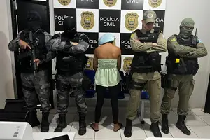 Mulher foi presa na tarde desta terça-feira (6) na rodoviária do município de Porto, no Norte do Piauí (Foto: SSP-PI)