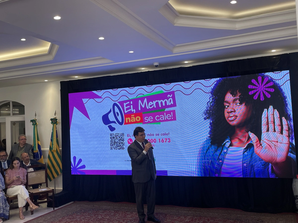 O governador do Piauí, Rafael Fonteles, discursa durante solenidade “Ei, Mermã, Não Se Cale”,