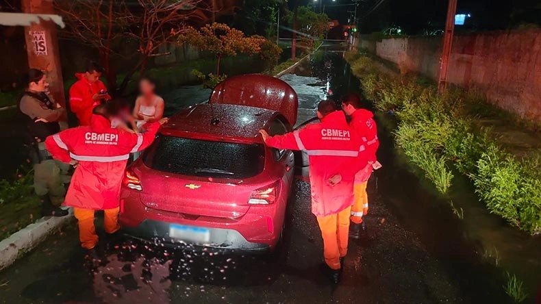 Resgate de mulher pelo Corpo de Bombeiros