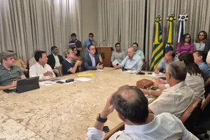 Reunião no Palácio da Cidade (Foto: Reprodução)