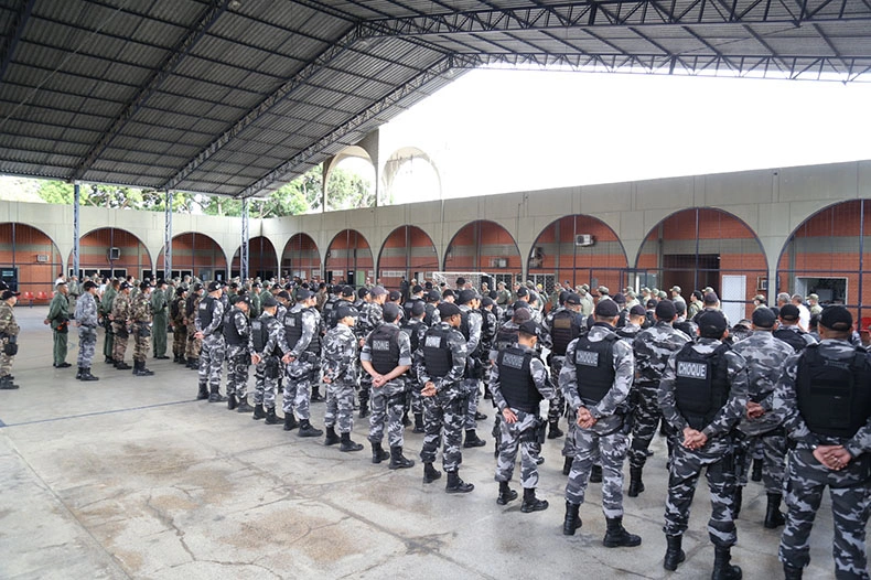 Tropa no QCG da PM-PI