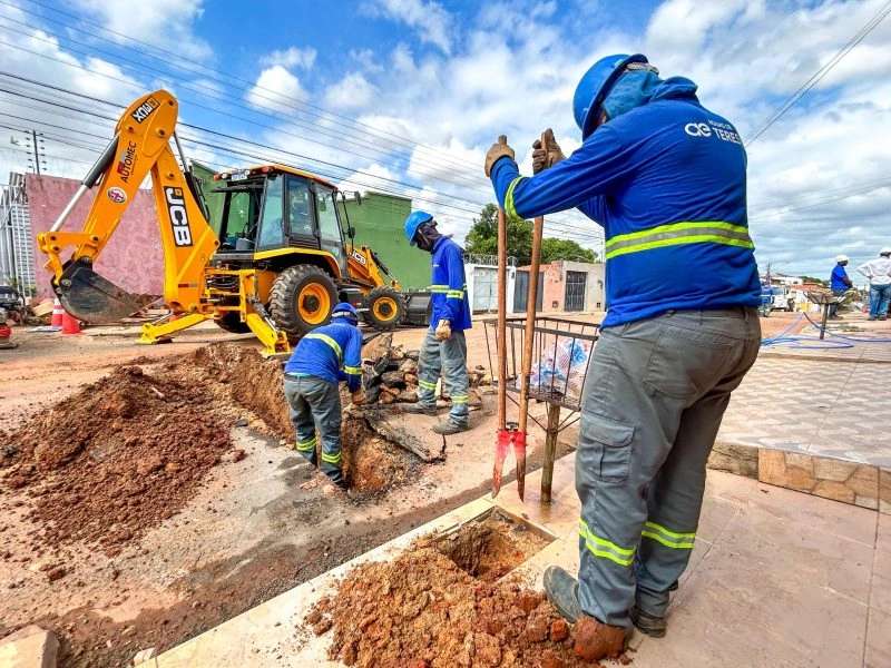 Águas de Teresina realiza obras de expansão da rede de esgoto