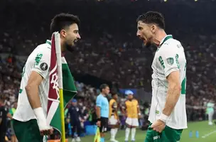 Flaco Lopez abre o placar contra o Fluminense no jogo de ida semifinal, no Mracanã (Foto: Reprodução)