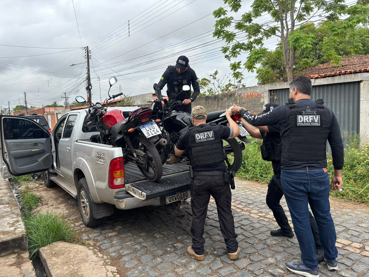 Operação contra suspeitos de envolvimento em roubos e furtos de veículos