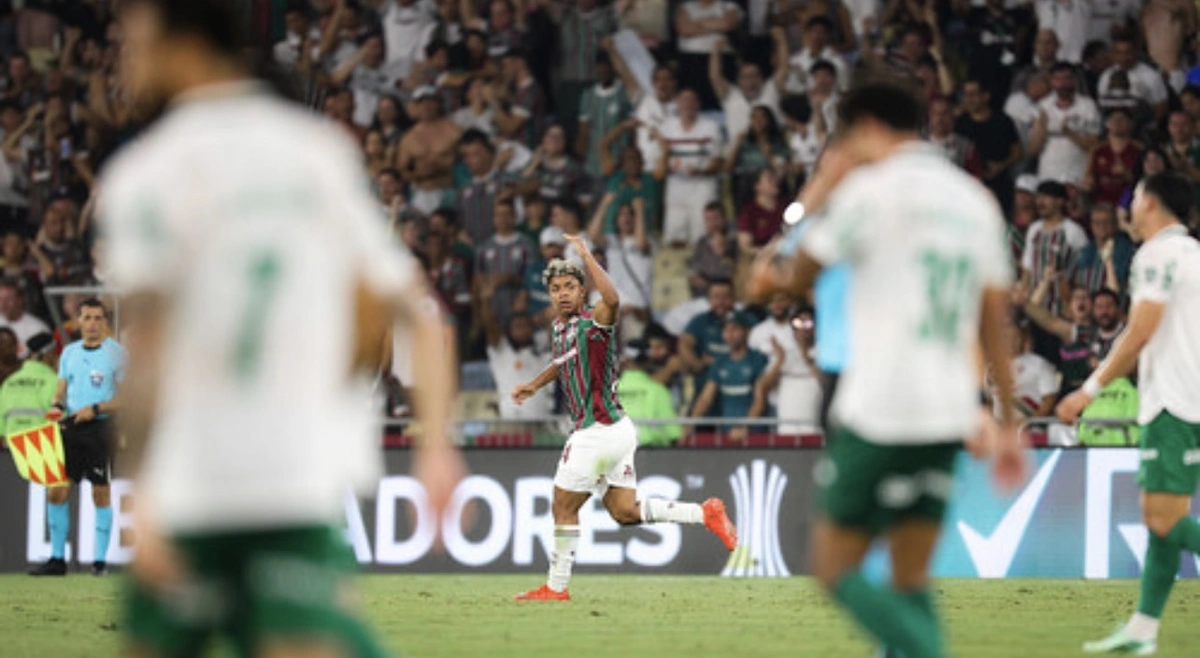 Wesley Natã diminui para o Fluminense nos acréscimos do segundo tempo