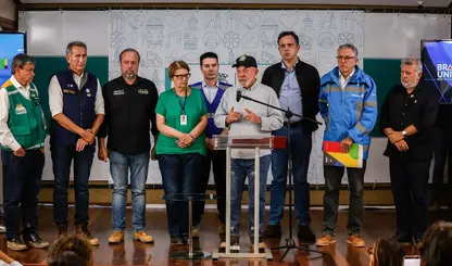 Apoio federal na reconstrução de cidades atingidas por enchentes.