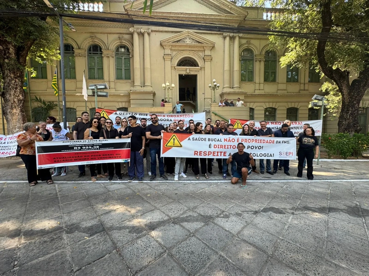 Manifestação em frente à Prefeitura