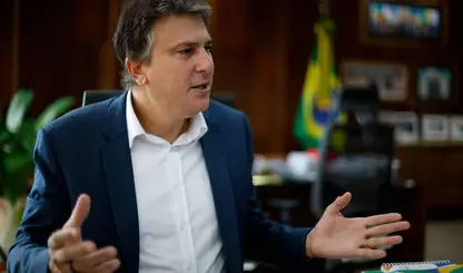 Camilo defende ampliar alianças e admite debate sobre vice de Lula