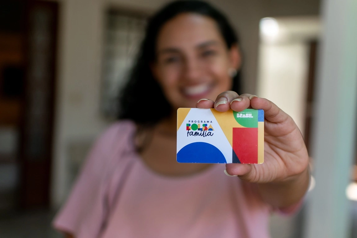 O programa de transferência de renda não reduz sistematicamente a participação das mulheres na força de trabalho segundo  dados apresentados pelo FMI - Fundo Monetário Internacional