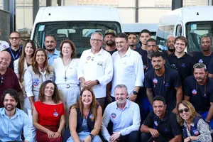 Padilha visita fábrica de ambulâncias na Bahia (Foto: Walterson)