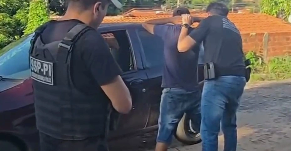 Três homens foram presos na tarde desta segunda-feira (23) durante uma operação de combate à violência contra a mulher nas zonas Leste e Sudeste de Teresina