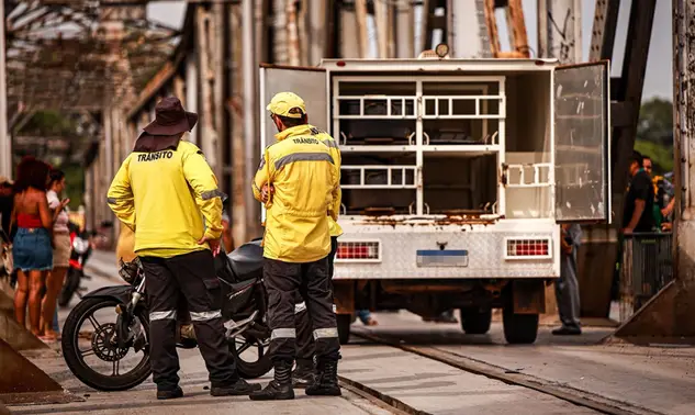 Ponte “antiderrapante” vira caso de perícia após tragédia na Metálica