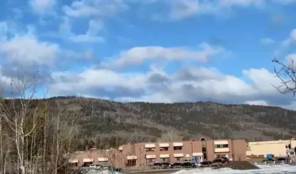 Ataque a tiros em escola no Canadá deixa nove mortos