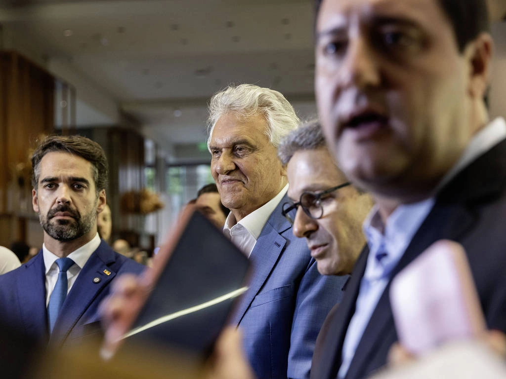 A partir da esq., os governadores Eduardo Leite (PSD), Ronaldo Caiado (PSD), Romeu Zema (Novo) e Ratinho Jr. (PSD) participam de evento em São Paulo