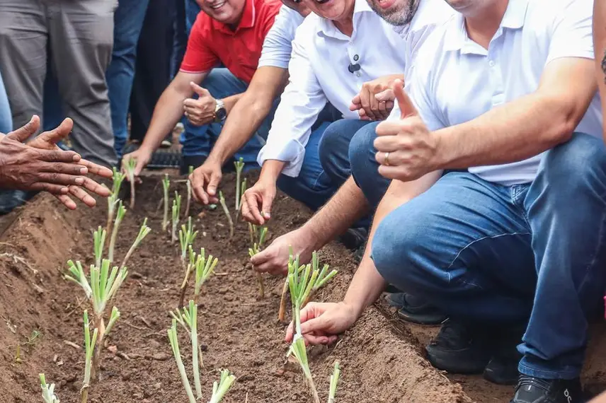 Aniversário de Wellington Dias reúne Boulos e Rafael Fonteles em quilombo
