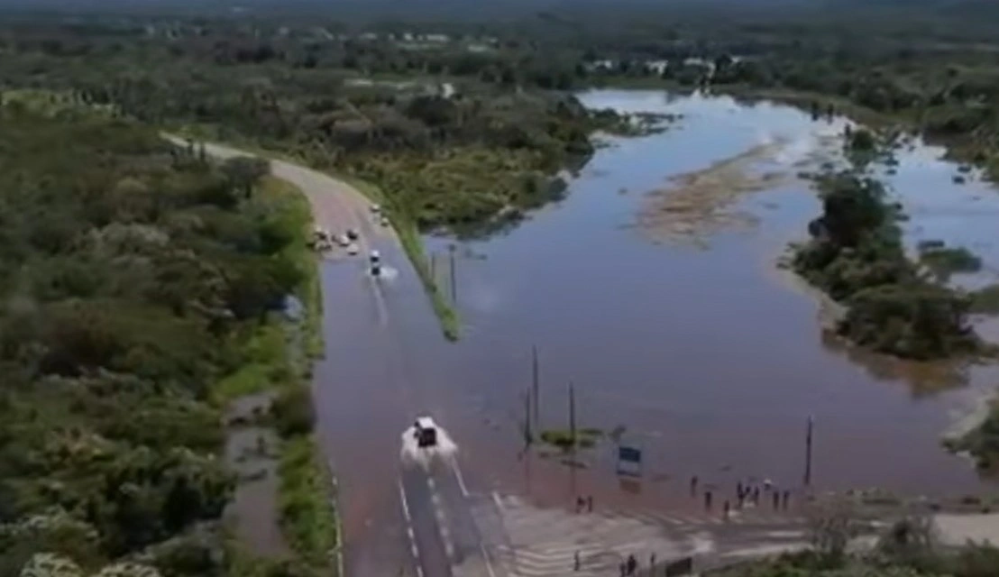 BR-135, principal ligação entre Cristino Castro e Palmeira do Piauí