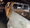 Carro queimado reforça suspeita de execução
