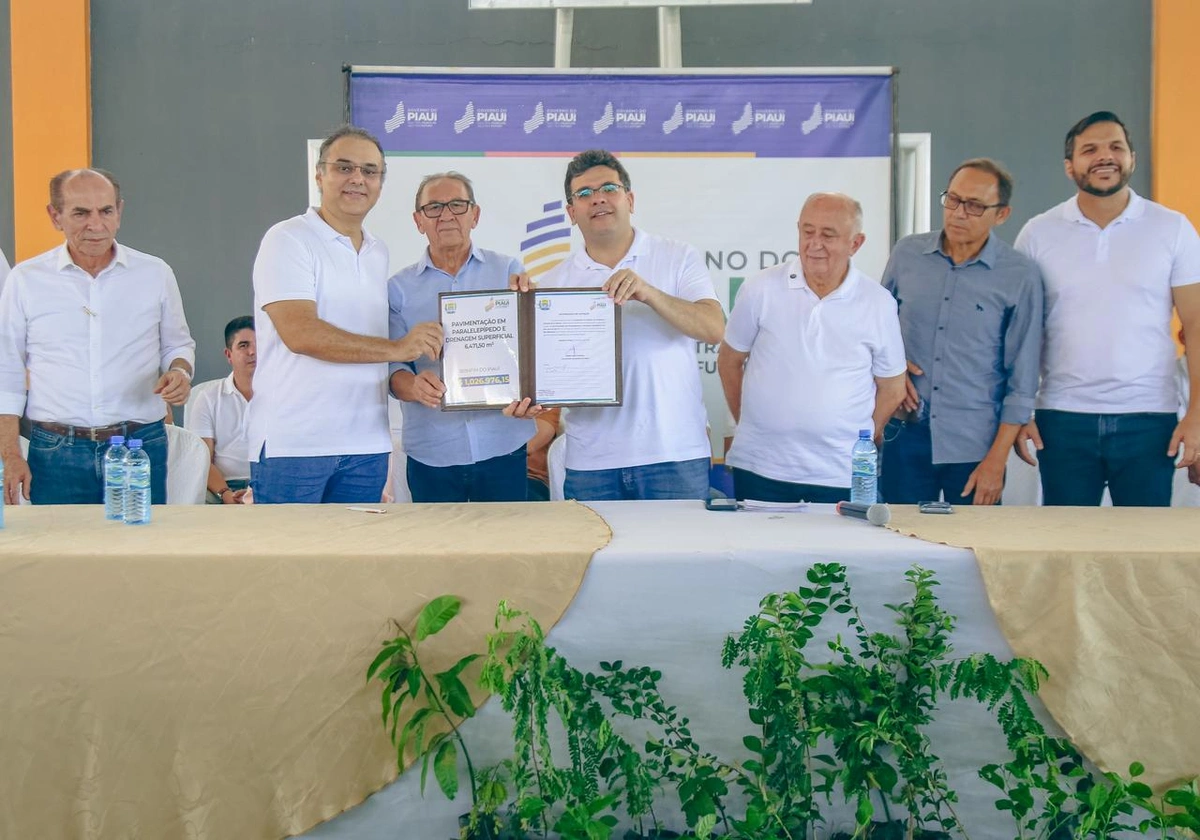 Em Bonfim do Piauí, Rafael Fonteles entrega kit mobília para creche e autoriza R$ 5 milhões em obras