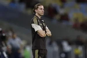 Filipe Luis deixa o Flamengo após 1 ano e 4 meses no comando do Clube (Foto: imagem de reprodução)