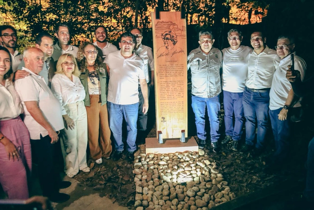 Governador Rafael Fonteles participa de uma homenagem a Nied Guidon