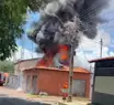 Incêndio em depósito atinge três casas no bairro Saci, zona Sul de Teresina