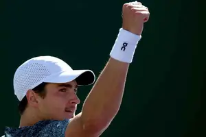 João Fonseca irá enfrentar Jannik Sinner, número 2 do mundo, na próxima rodada de Indian Wells (Foto: imagem de reprodução)