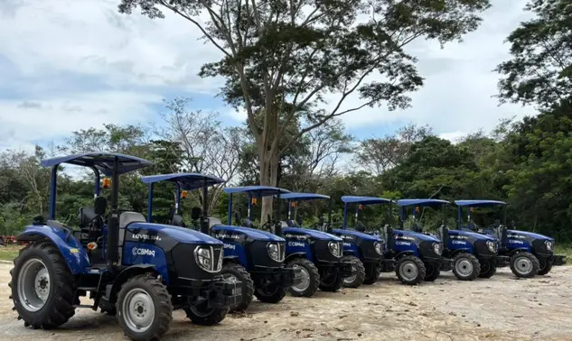 SAF entrega tratores e kits para fortalecer agricultura familiar no Piauí