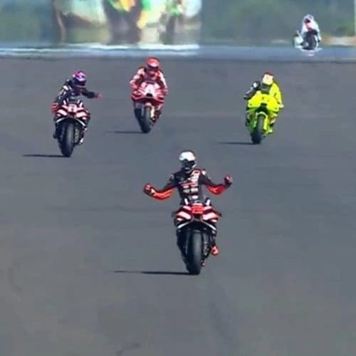 Marco Bezzecchi vence o GP do Brasil, em Goiânia