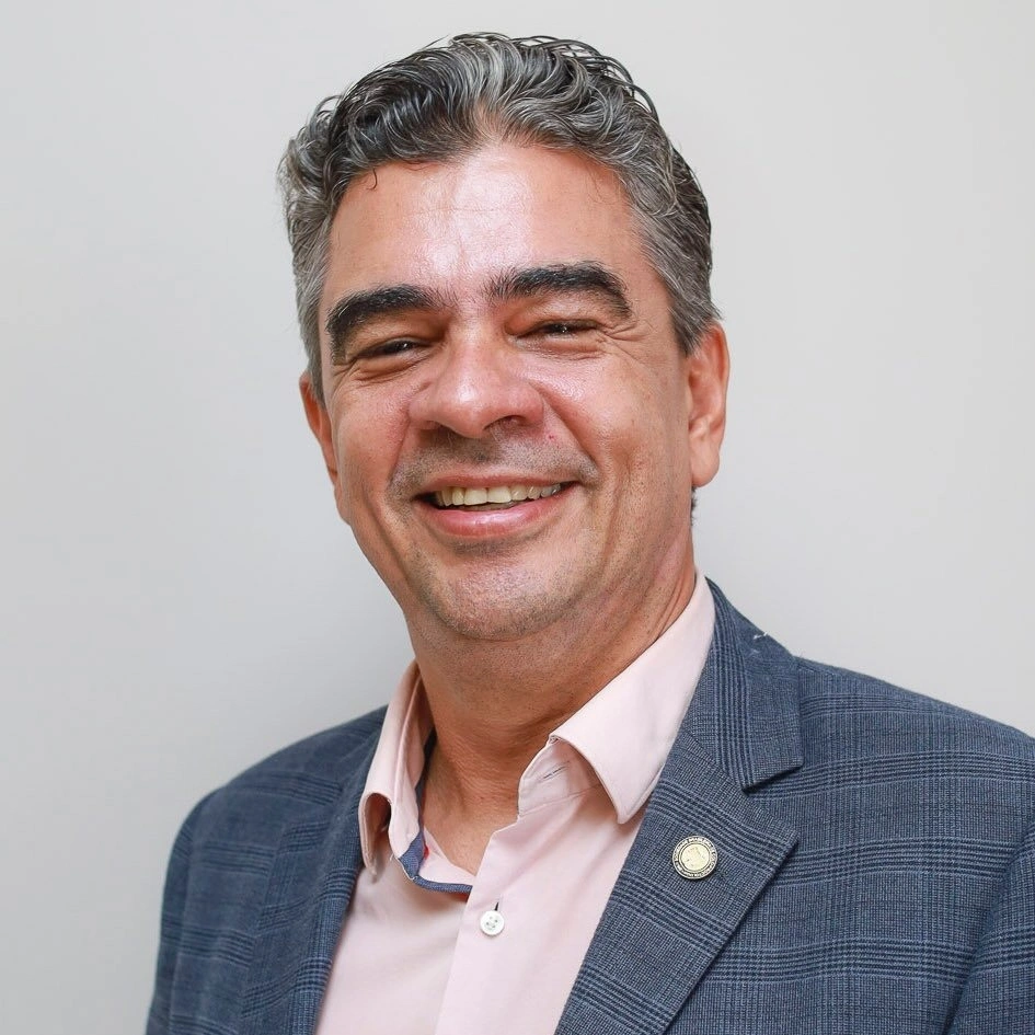 Médico Edilson Carvalho, de 55 anos