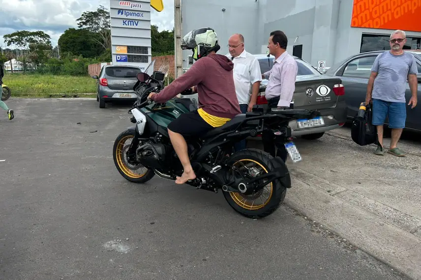 Médico morto pode ter caído de moto ao tentar mudar de faixa em Teresina