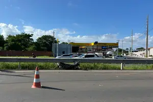 Moto da vitima de acidente na BR 343 (Foto: Reprodução)