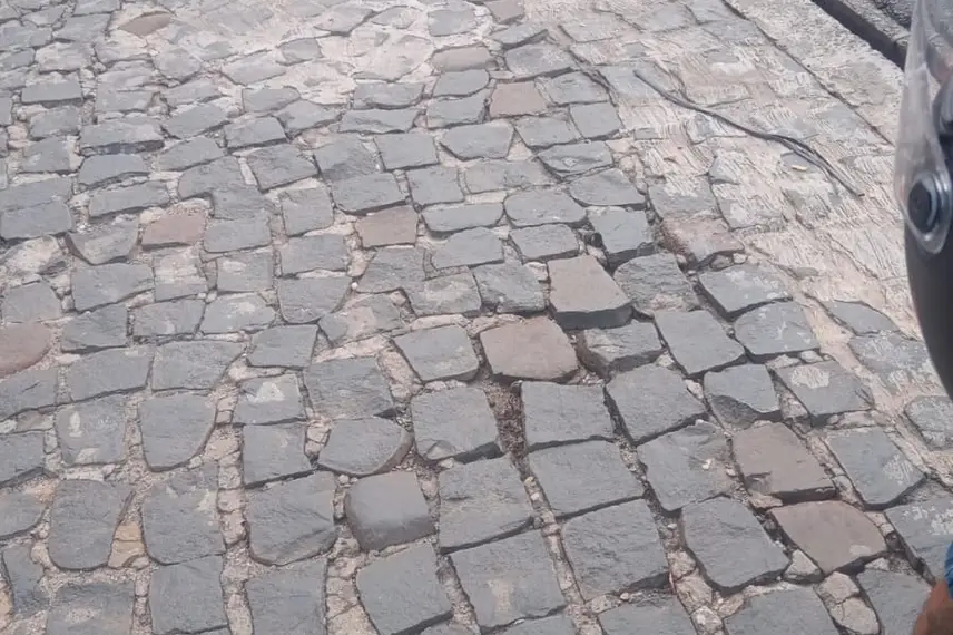 Motociclista Edson Barbosa morre após colisão com carro na Avenida Frei Serafim