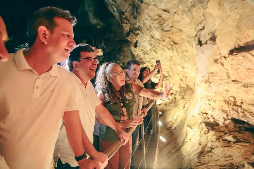 Niéde Guidon é homenageada com totem na Serra da Capivara e Rafael Fonteles destaca importância da arqueóloga para o Piauí