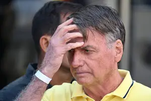 O ex-presidente Jair Bolsonaro após fazer exames em Brasília em 2025 (Foto: Reprodução)