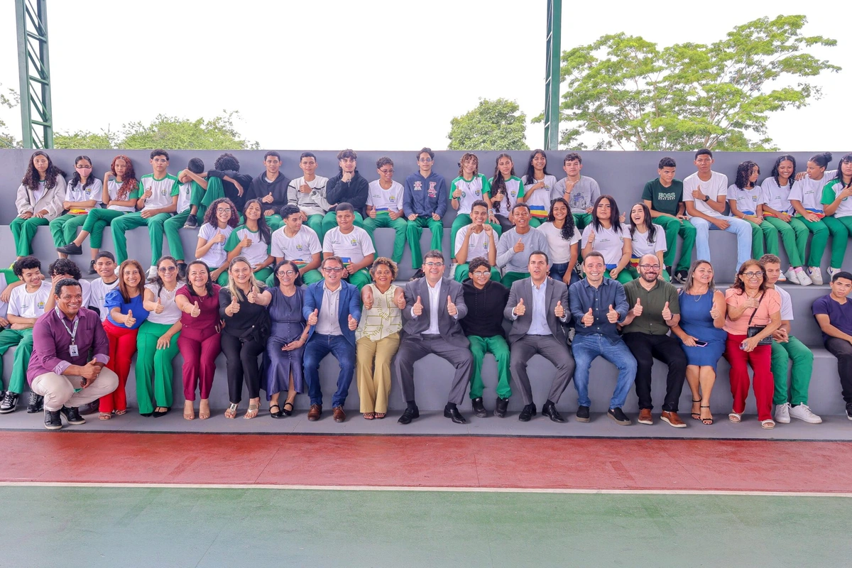 O governador Rafael Fonteles inaugurou, nesta quarta-feira (4), a reforma e modernização do Centro Estadual de Tempo Integral (Ceti) Professora Helena Carvalho, no bairro Memorare, zona norte de Teresina