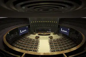 Plenário da Câmara dos Deputados (Foto: Reprodução | EFE/Joédson Alves)