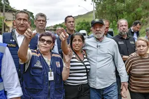 Presidente Lula em visita na zona da mata mineira atingida pelos temporais (Foto: Agência Gov | Via MIDR)