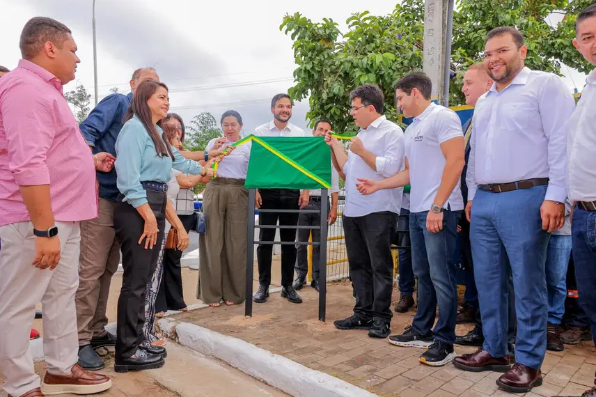 Rafael entrega recuperação da Ponte do Mocambinho