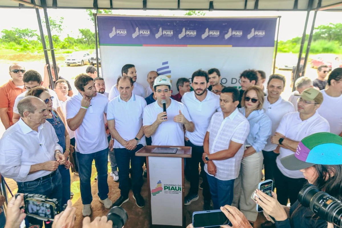 Rafael Fonteles assina ordem de serviço para início das obras da 1ª fase do Parque Empresarial de Floriano