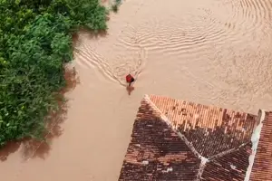 Rio Parnaíba inunda áreas em Uruçuí e agricultores tentam recuperar produção (Foto: Neto fotografia / Reprodução)