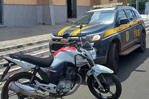 A Polícia Rodoviária Federal (PRF) recuperou quatro veículos com sinais de adulteração (Foto: PRF)