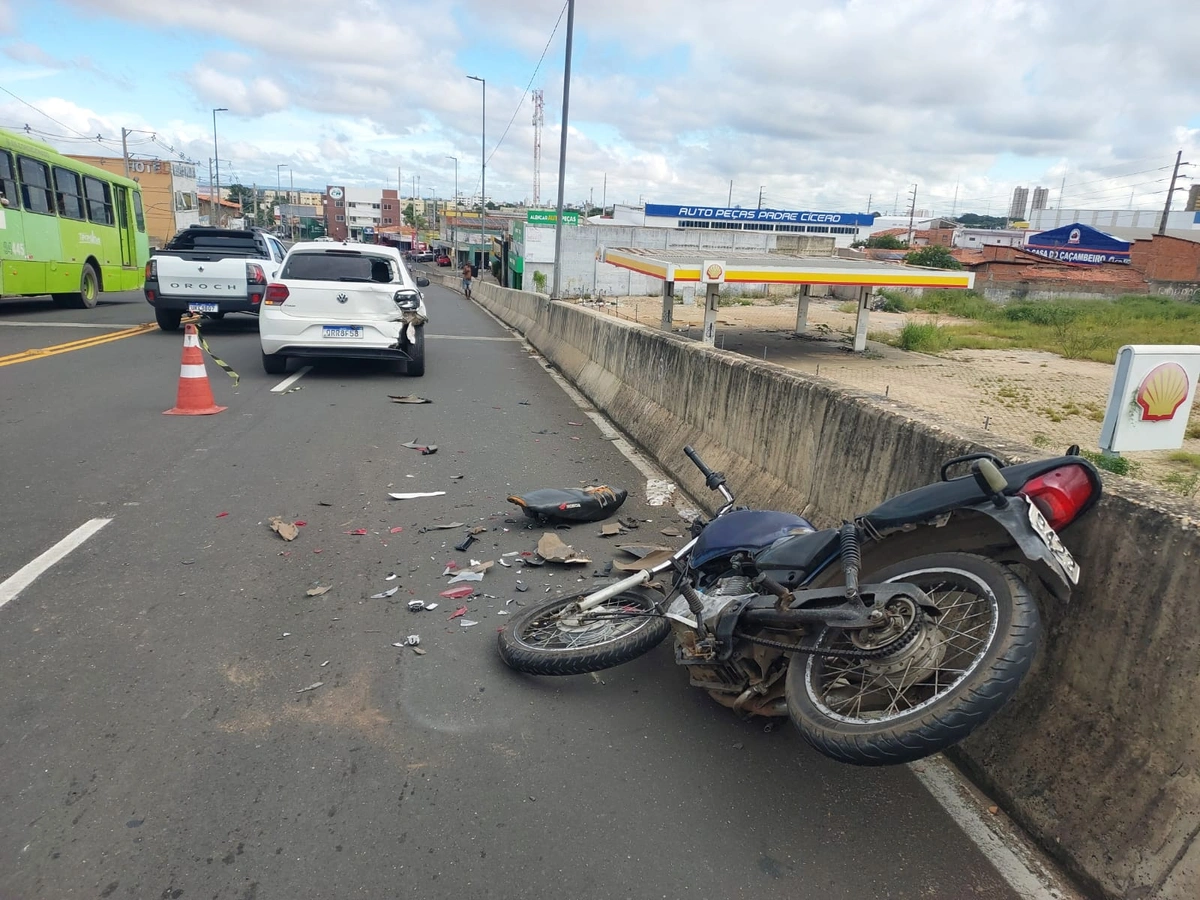 Acidente ocorrido no viaduto Firmino Filho zona sul de Teresina