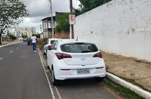 As infrações na Avenida Odilon Araújo na ciclofaixa (Foto: Revista40graus)