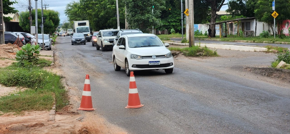 Avenida Henry Wall precisa de reparos efetivos e de qualidade