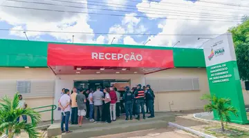 Governador inaugura e visita obras de mobilidade e saúde em Corrente que somam R$ 4 milhões em investimentos (Foto: João Albert)