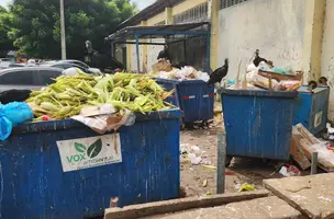 Lixo no Mercado do Parque Piauí (Foto: Revista40graus)