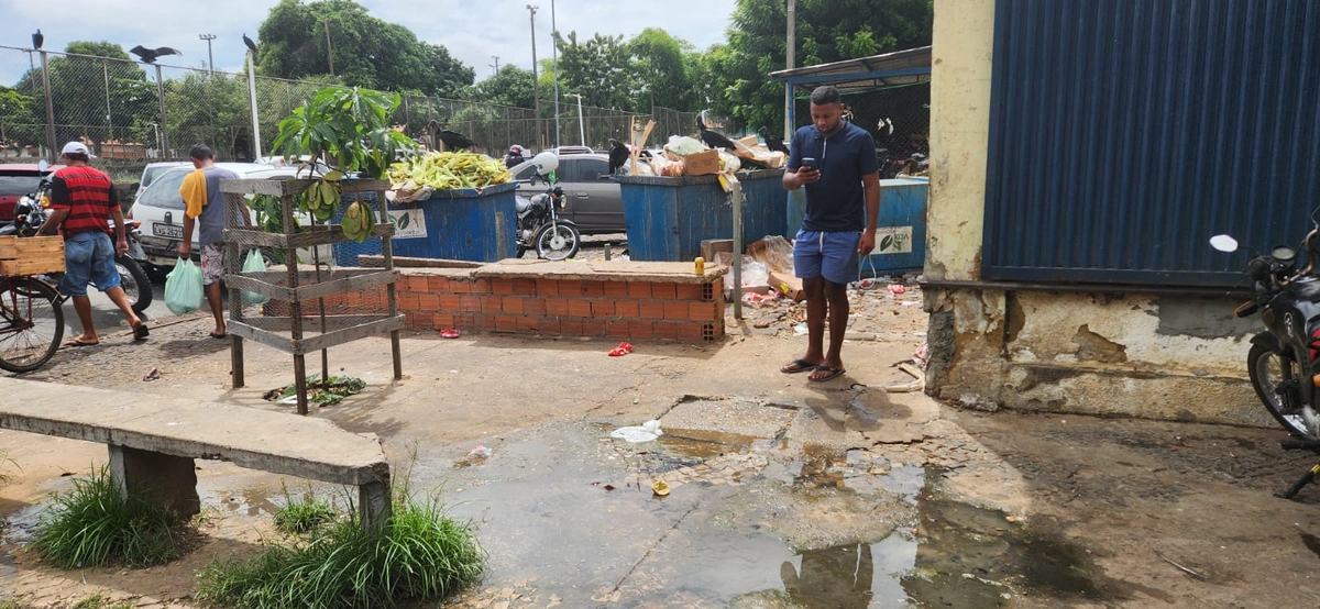 Lixo no Mercado do Parque Piauí