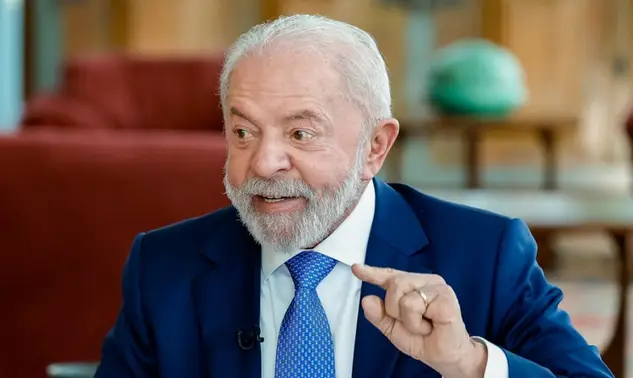 Lula evita politizar caso Vorcaro e diz que investigação sobre Flávio “é caso de polícia”