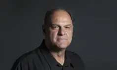 Morre Oscar Schmidt, o “Mão Santa”, lenda do basquete brasileiro